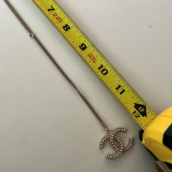 Authentic Chanel pearl CC pendant adjustable necklace - Picture 8 of 11